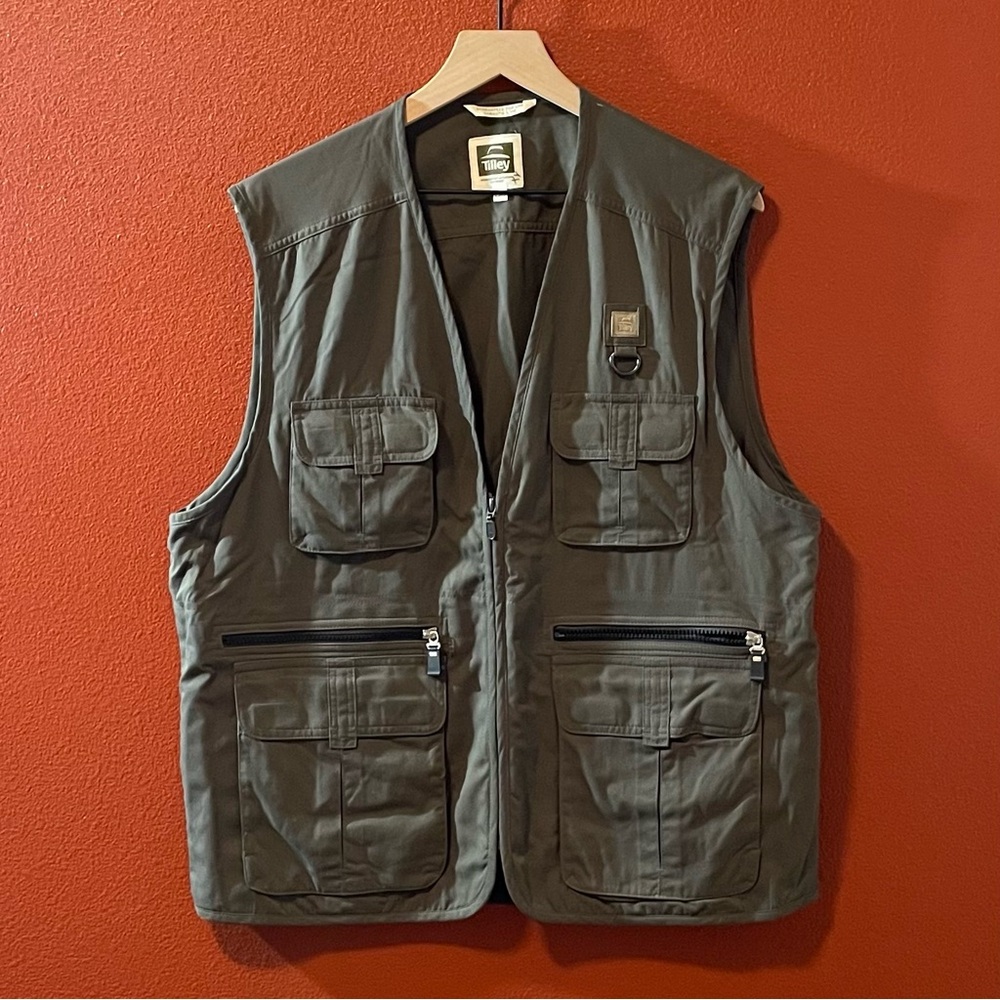 Tilley Men’s Endurables Different Drummer Outdoor Safari Fishing Utility Vest